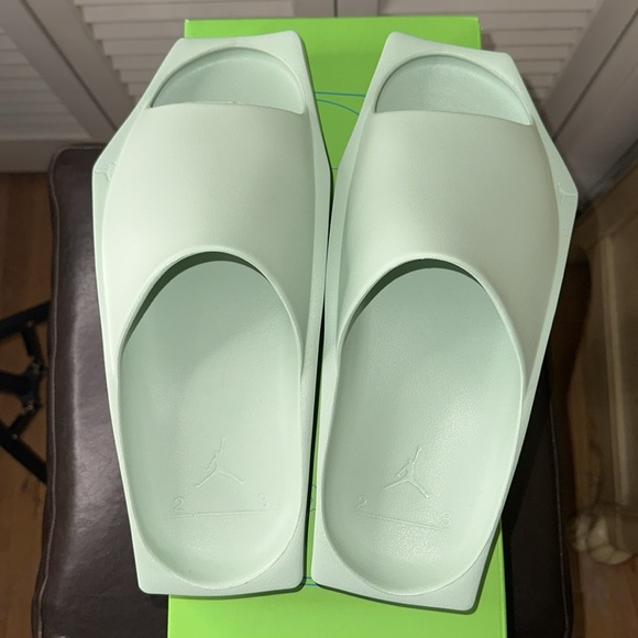 WMNS Jordan Hex Slide…”Pistachio Frost” - Picture 4 of 7
